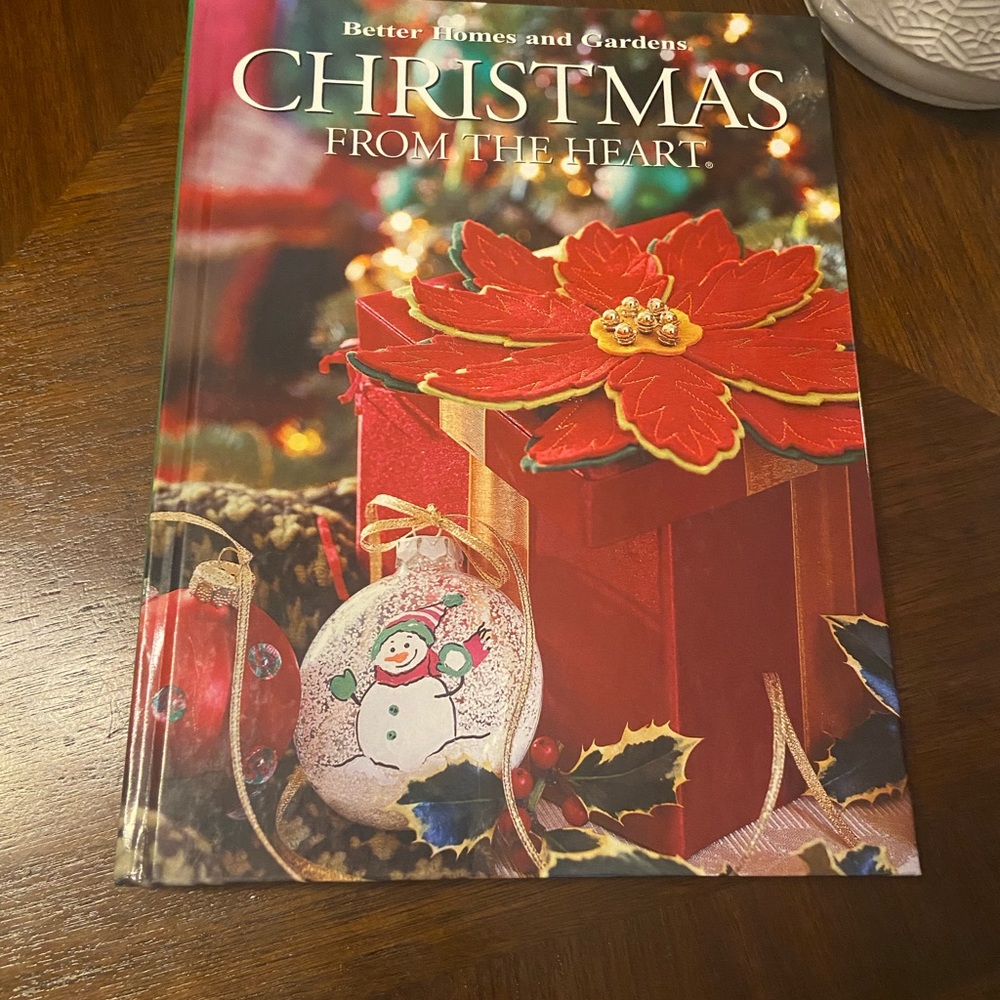 Better Home and Gardens Christmas From the Heart hardcover book